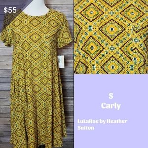 Small LuLaRoe Carly NWT